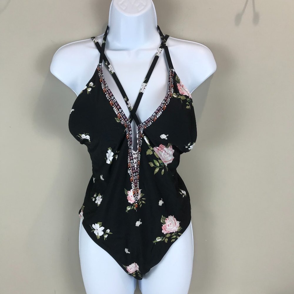 CUPSHE NWT One piece Swimsuit Size M